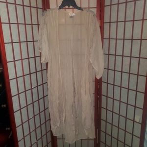 EUC band of gypsies blush kimono, lace detailing. Medium.